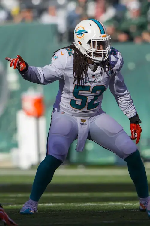 Dolphins re-sign Jenkins