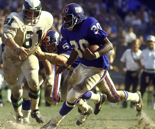 Ron Johnson Giants vs Washington November 9, 1975  New york giants football,  Giants football, Nfl football pictures