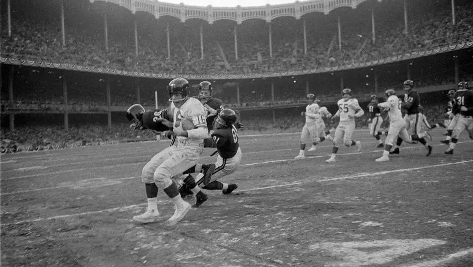 1956 Press Photo New York Giants football player, Mel Hein's jersey - -  Historic Images