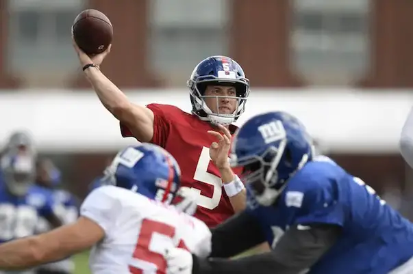 New York Giants head coach Pat Shurmur must develop Davis Webb