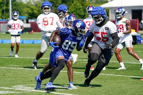 Kadarius Toney Flashes Hands in Red Jersey at Giants OTAs