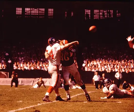 Y.A. Tittle's Incomparable 1962 and 1963 Seasons  New york giants  football, Ny giants football, Nfl football teams