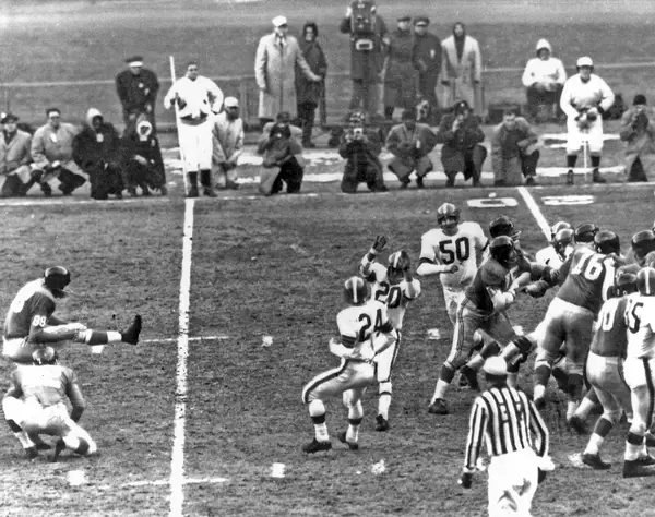 Giants vs Cleveland December 6, 1959  New york giants football, Giants  football, Ny giants football