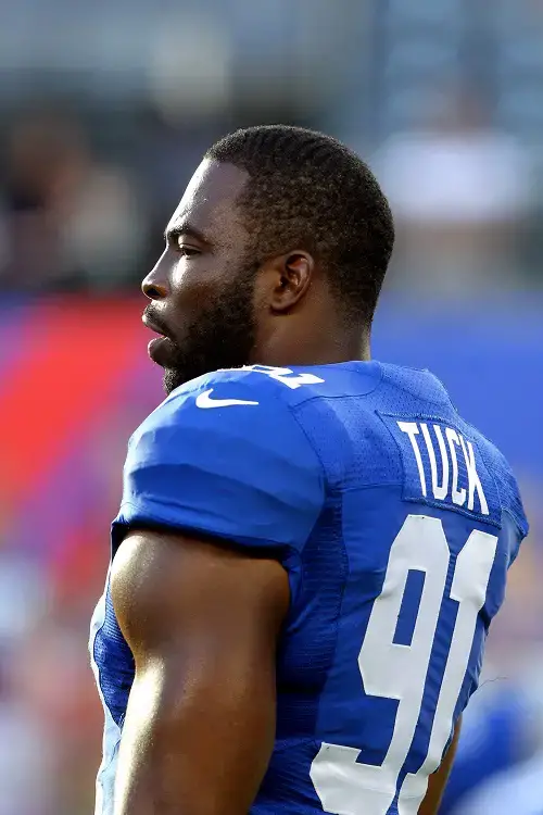 Justin Tuck's 'tight back' has Giants concerned